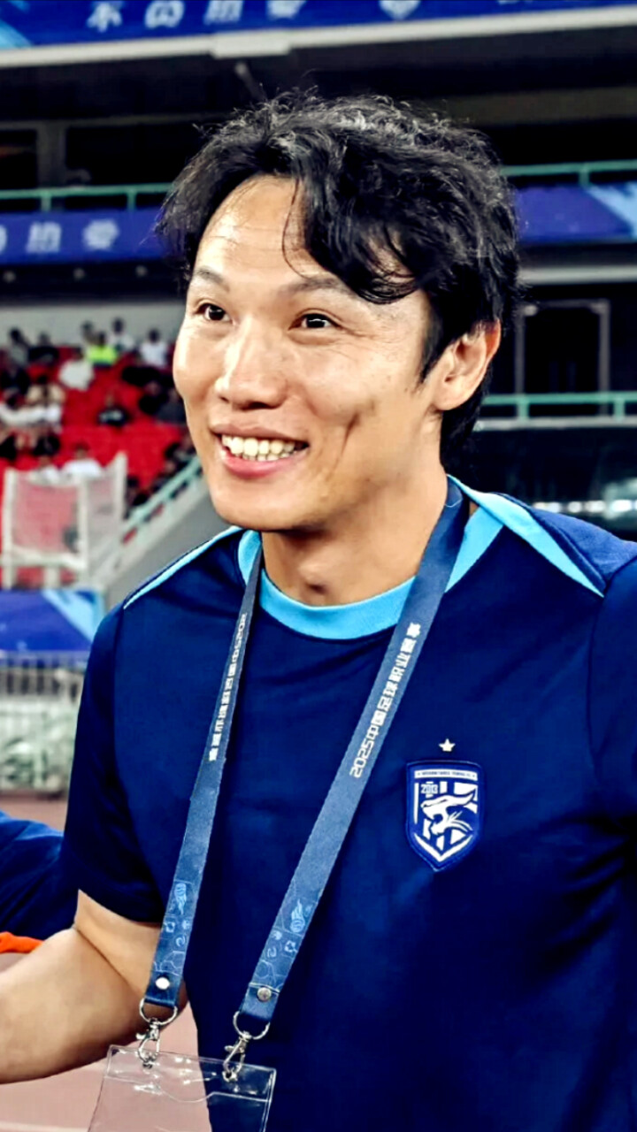 关于2-2！武汉三镇逼平联赛第3，邓卓翔带队11轮狂揽18分，成土帅之光的信息