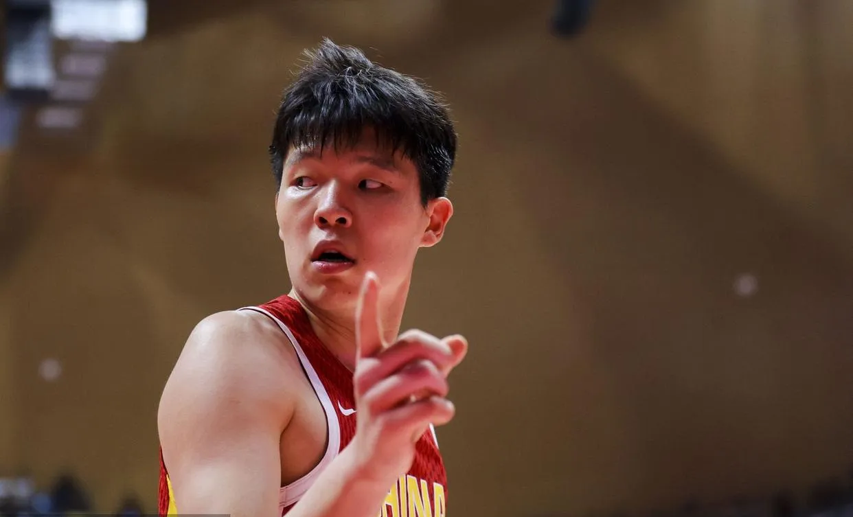 当年姚明都得打斯杯如今杨瀚森也一样的简单介绍