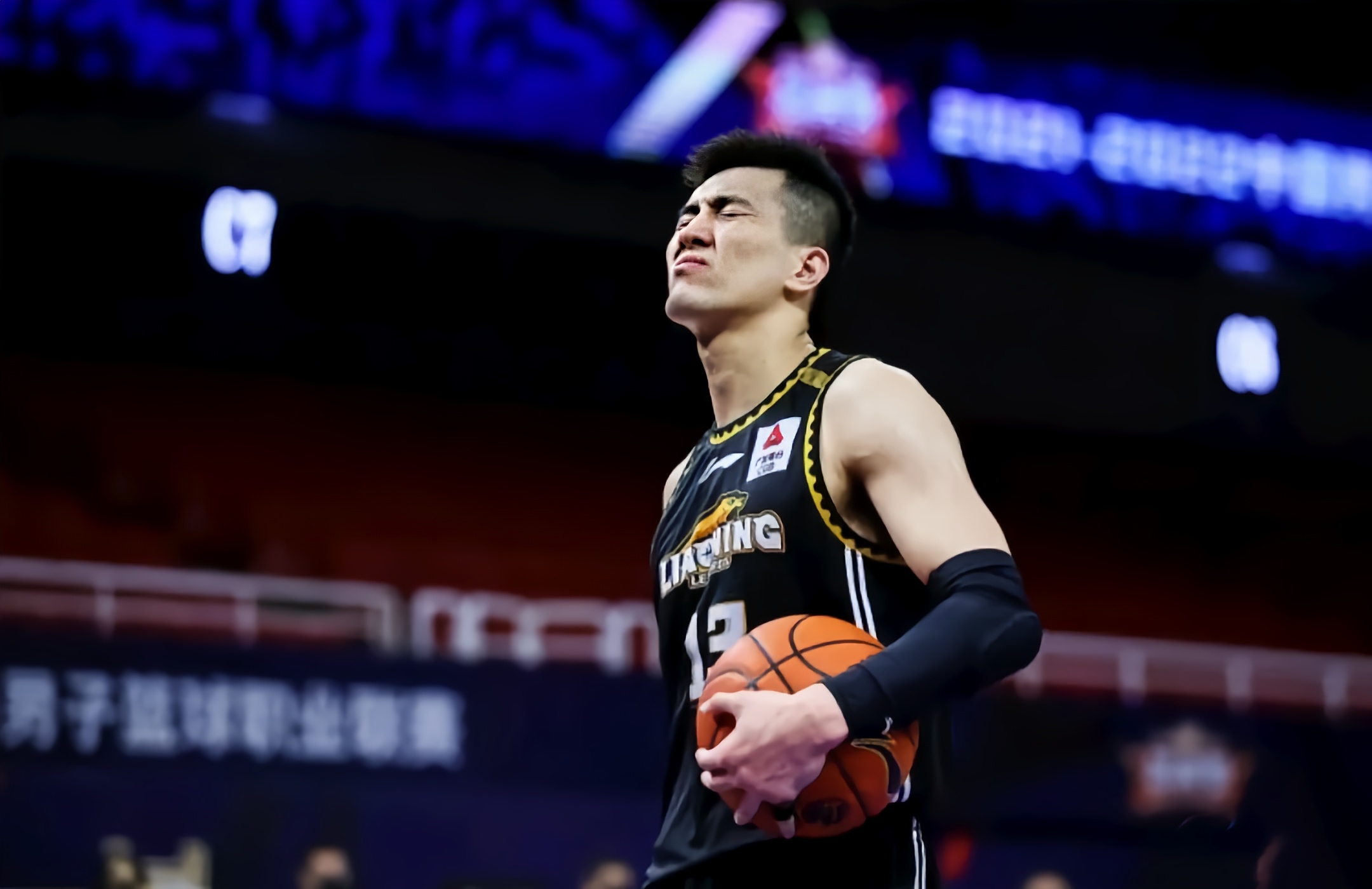 包含场均257分7助，郭艾伦20-21赛季总决赛个人集锦的词条