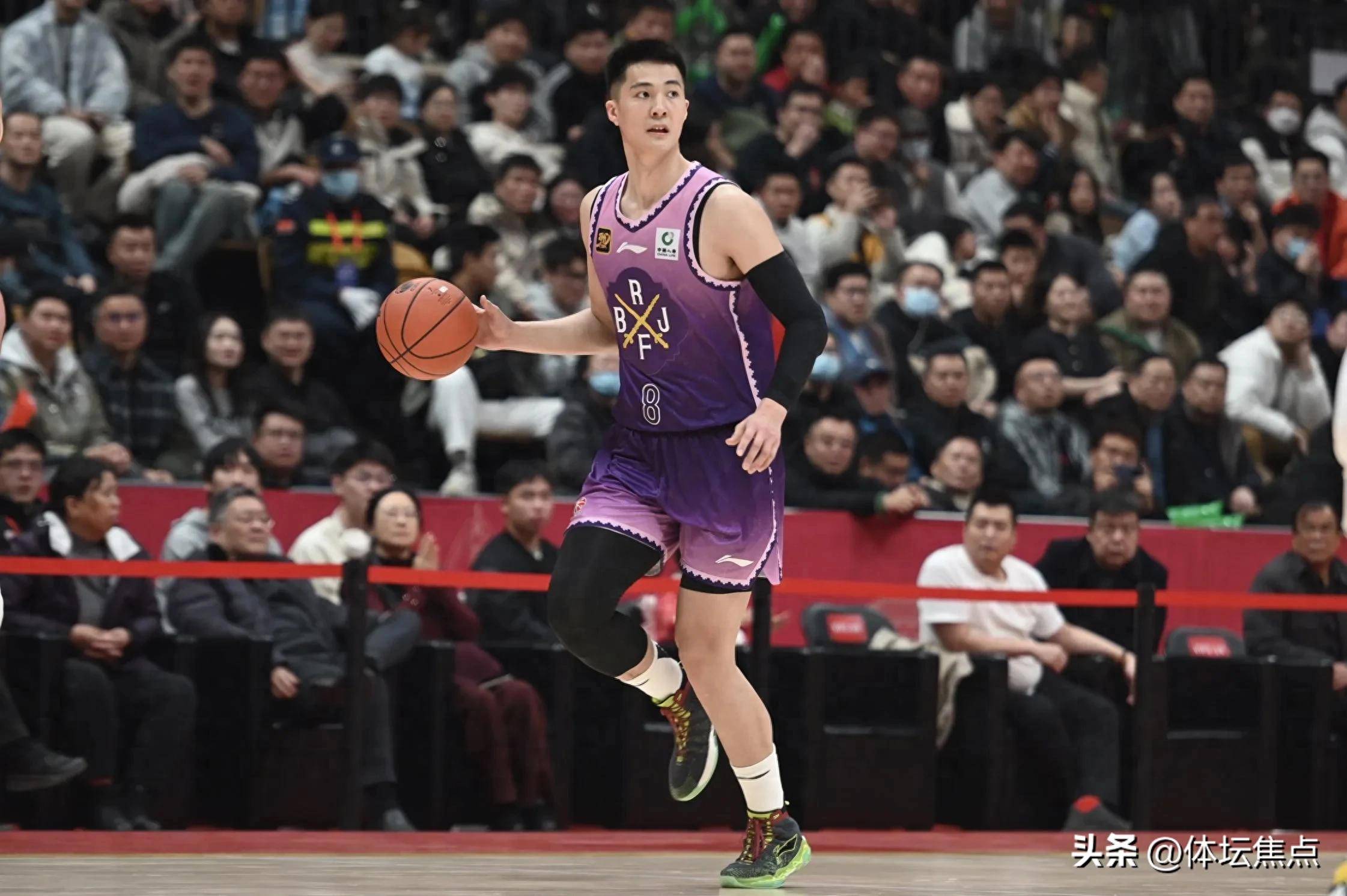 青岛报价广东中锋，曾凡博赴德，北控兜售萨林杰，曾繁日试训深圳的简单介绍