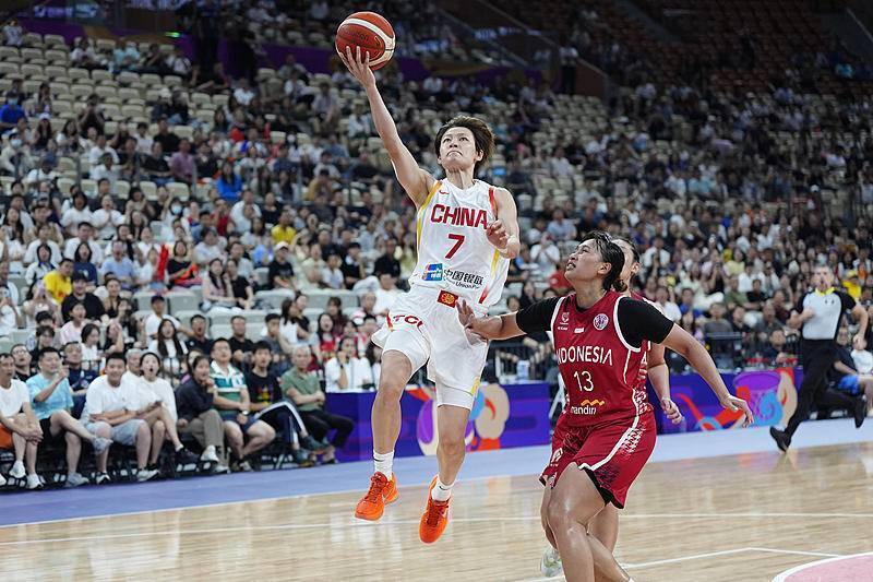 安博体育-亚洲杯-张子宇11分钟13分女篮狂胜印尼51分的简单介绍