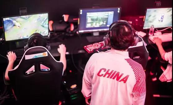 电竞首次入奥双手操作乐趣不减(电竞入奥图片)